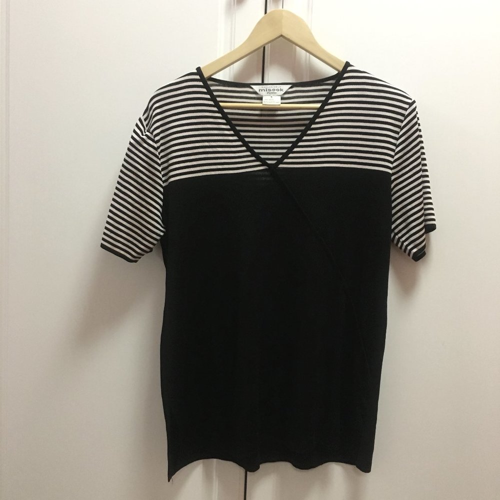 V-Neck Exclusively Misook Petite Knit Top